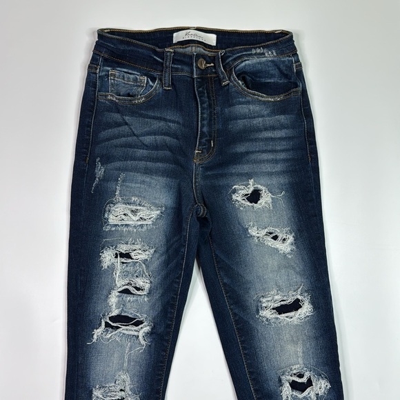 KanCan Signature Skinny Distressed Dark Wash Jeans Size 26 - Picture 2 of 11